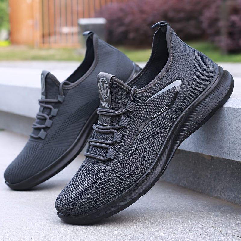 Lightweight casual men's sneakers - Breathable and grippy