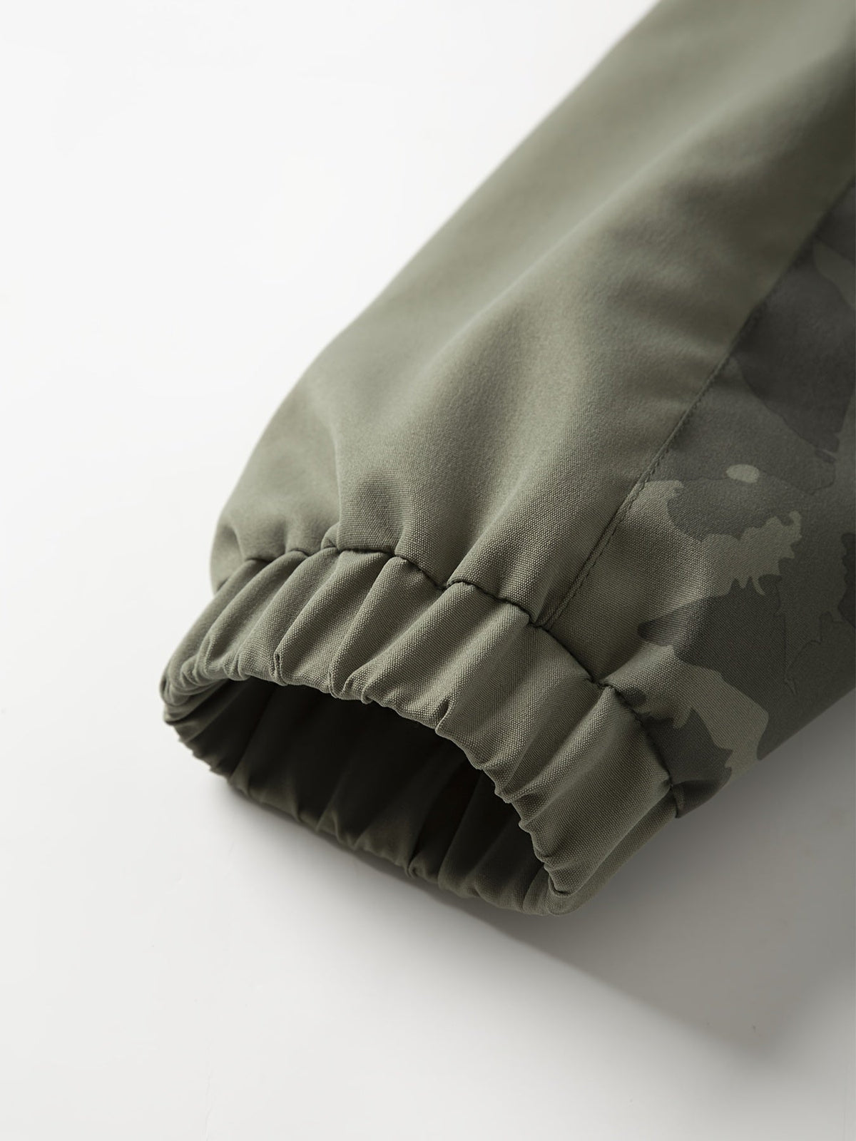 Heren camouflage jas met capuchon - Praktisch en stevig