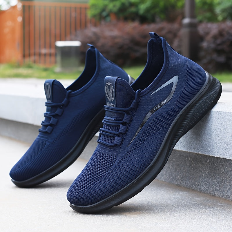 Lightweight casual men's sneakers - Breathable and grippy