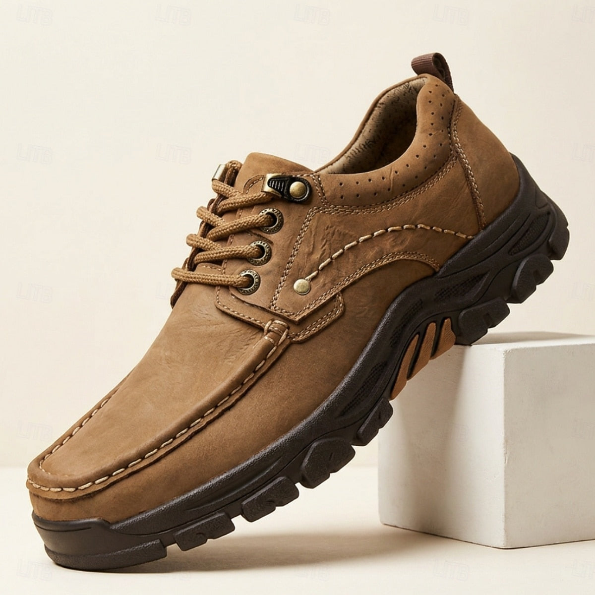 Men's moccasins with lug soles - Vintage and comfortable