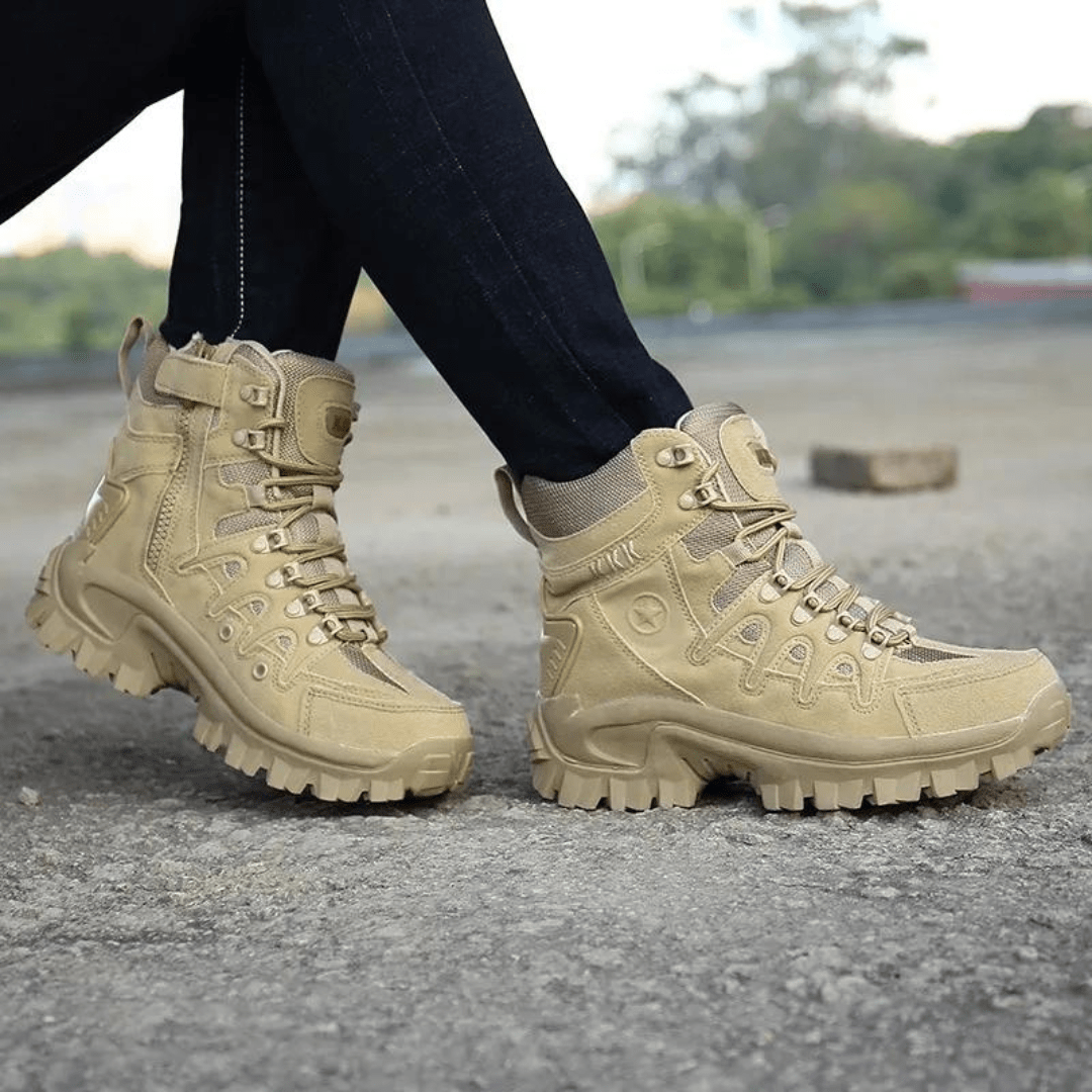 Waterproof men's boots - Lightweight and adjustable